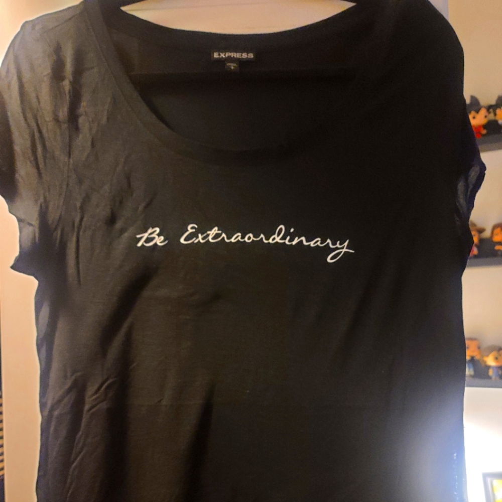 Express Graphic T